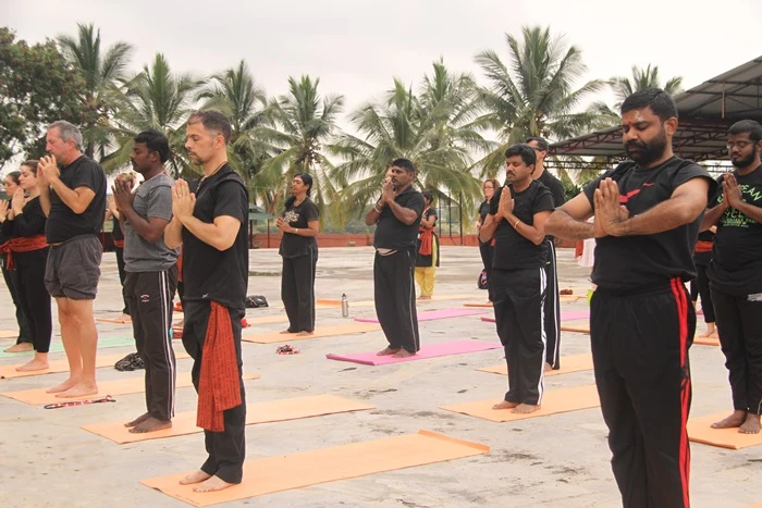 https://nithyananda.org/sites/default/files/photo-gallery/2014-10oct-20th-nithyananda-diary_IMG_8211_bidadi-inner-awakening-yoga-session.JPG?1413880556