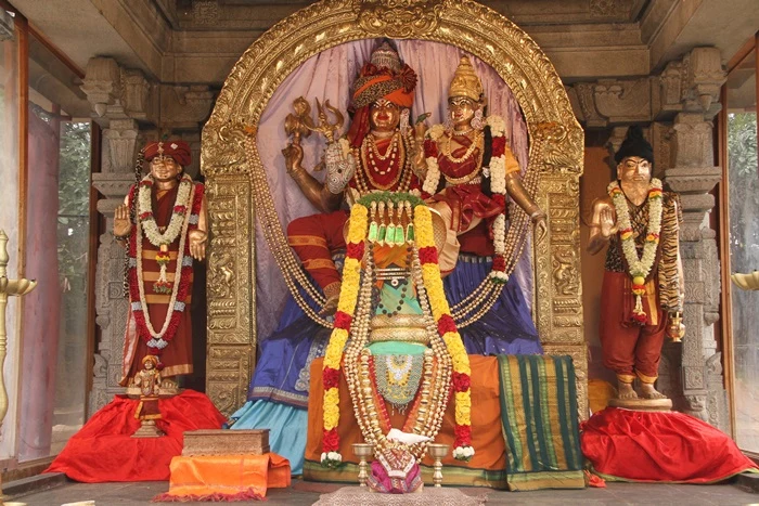 https://nithyananda.org/sites/default/files/photo-gallery/2014-10oct-20th-nithyananda-diary_IMG_8229_bidadi-temple-sanctum-nithyanandeshwara-nithyanandeshwari.JPG?1413880556