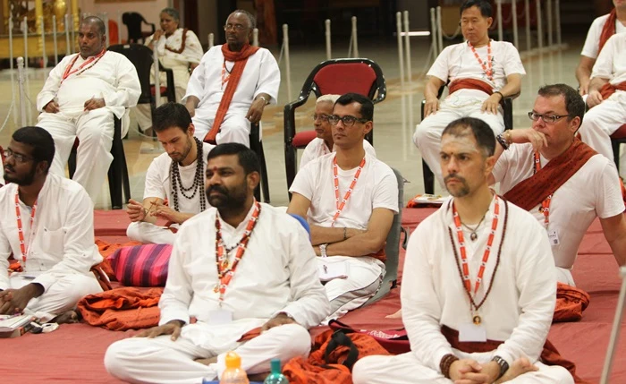 https://nithyananda.org/sites/default/files/photo-gallery/2014-10oct-20th-nithyananda-diary_IMG_8293_bidadi-inner-awakening-session-participants.JPG?1413880556