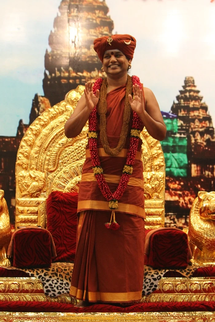 https://nithyananda.org/sites/default/files/photo-gallery/2014-10oct-31st-nithyananda-diary_IMG_2498_bidadi-swamiji-blessings.JPG?1414822575