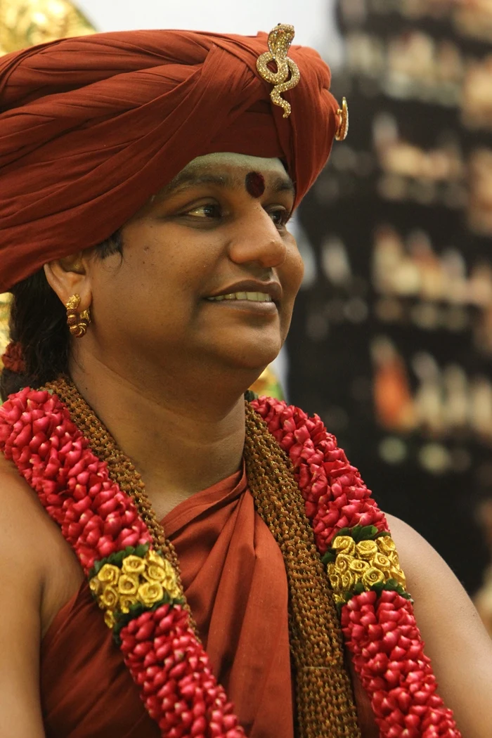 https://nithyananda.org/sites/default/files/photo-gallery/2014-10oct-31st-nithyananda-diary_IMG_2503_bidadi-swamiji-nithya-kirtan.JPG?1414822575