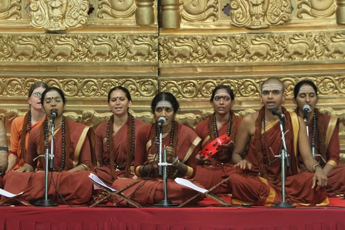 https://nithyananda.org/sites/default/files/photo-gallery/2014-10oct-31st-nithyananda-diary_IMG_2523_bidadi-nithya-kirtan-ashramites-singing.JPG?1414822575