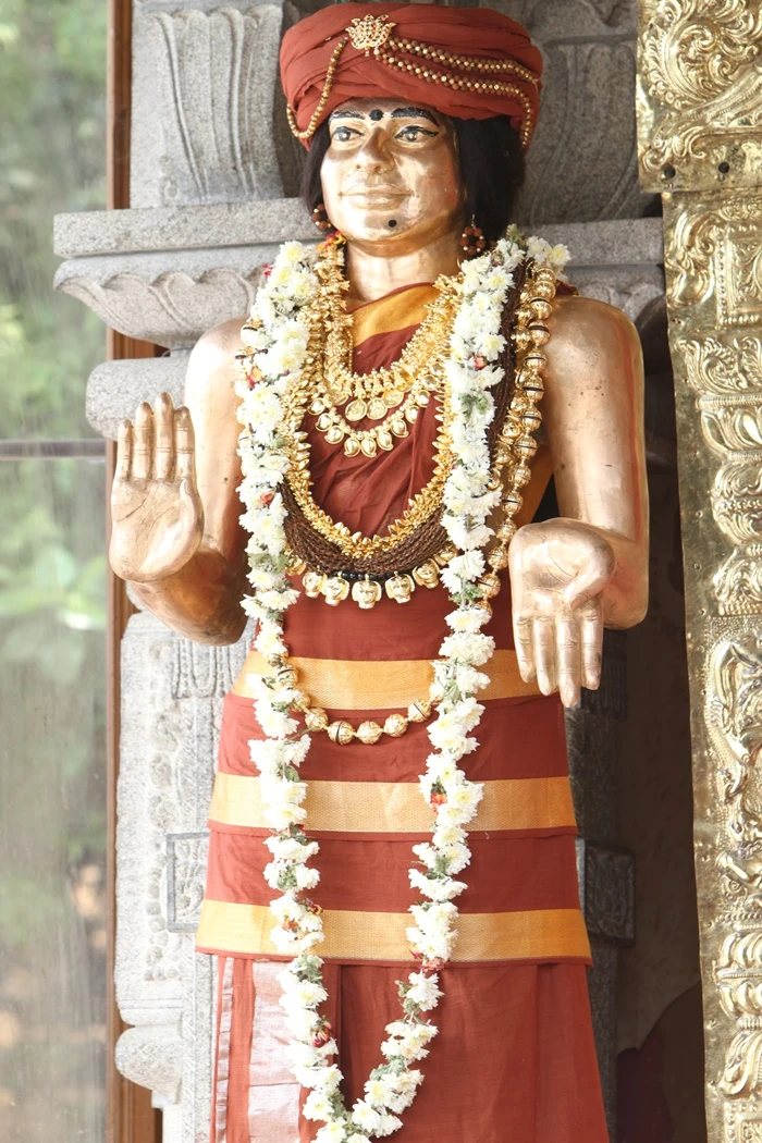 https://nithyananda.org/sites/default/files/photo-gallery/2014-11nov-08th-nithyananda-diary_IMG_5040_bidadi-temple-sanctum-swami-moorthi.JPG?1415564926
