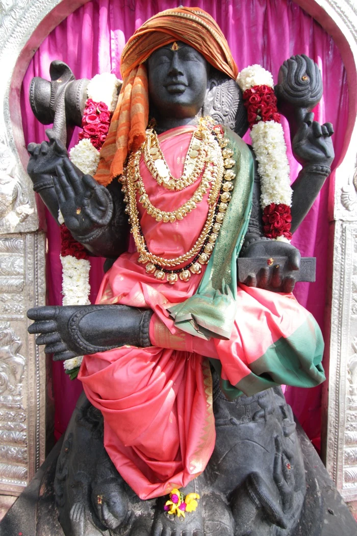 https://nithyananda.org/sites/default/files/photo-gallery/2014-11nov-08th-nithyananda-diary_IMG_5044_bidadi-temple-dakshinamoorthi.JPG?1415564926