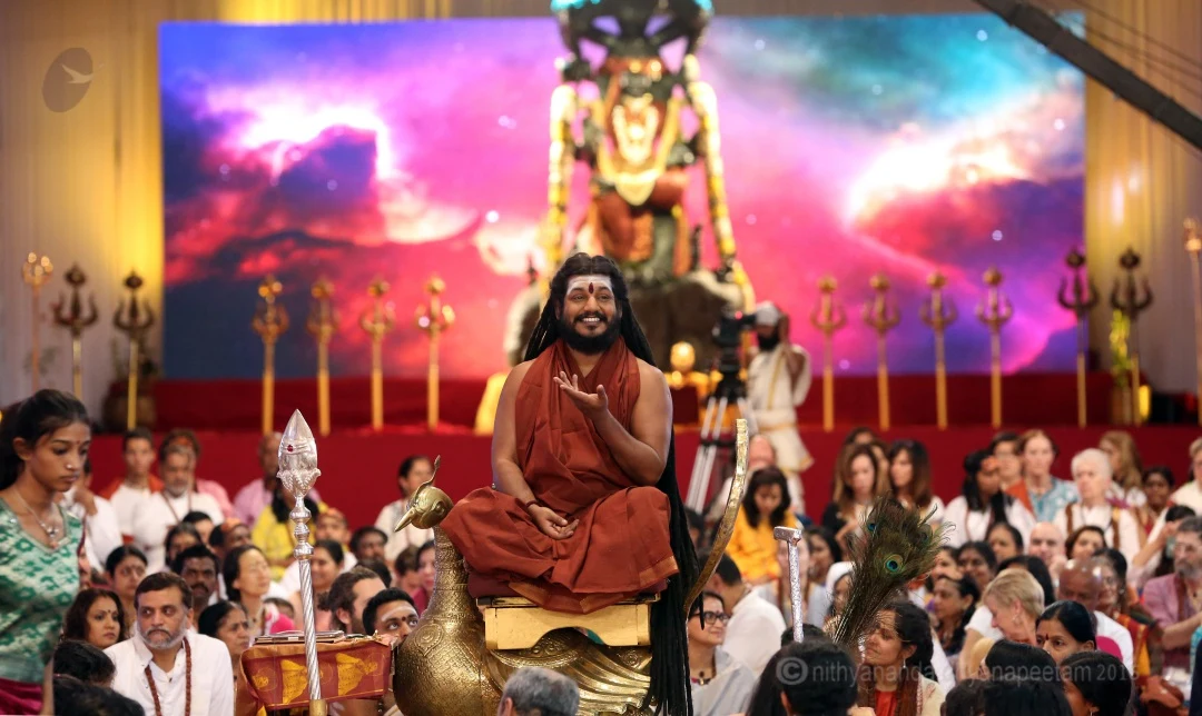 http://nithyananda.org/sites/default/files/photo-gallery/2016-12dec-11th-nithyananda-diary_IMGL3681_bengaluru-aadheenam-sadashivoham-day11-mandala-manifesting-swamiji.jpg