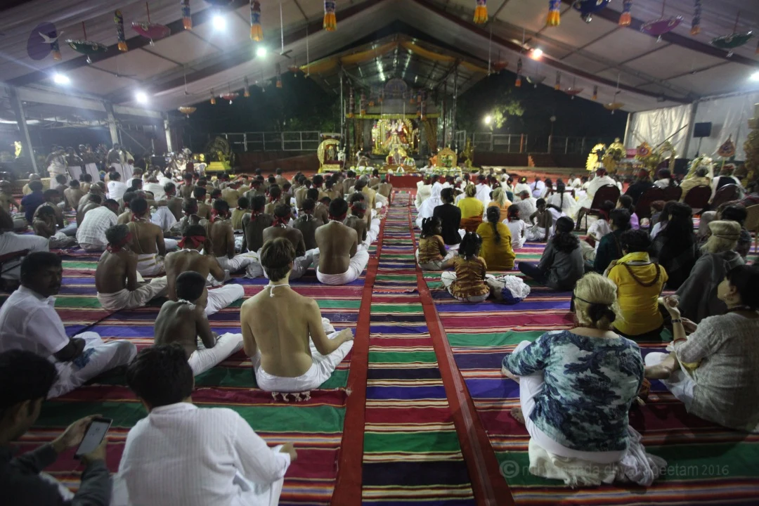 http://nithyananda.org/sites/default/files/photo-gallery/2016-12dec-13th-nithyananda-diary_IMG_6862_bengaluru-aadheenam-sadashivoham-day13-shivadeeksha-swamiji.jpg