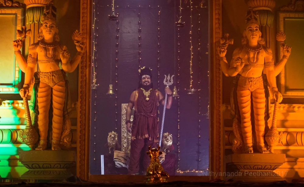 http://nithyananda.org/sites/default/files/photo-gallery/2017-3apr-20th-nithyananda-diary_DSC_3730_bengaluru-aadheenam-IA-day1-sadashiva-darshan-swamiji.jpg