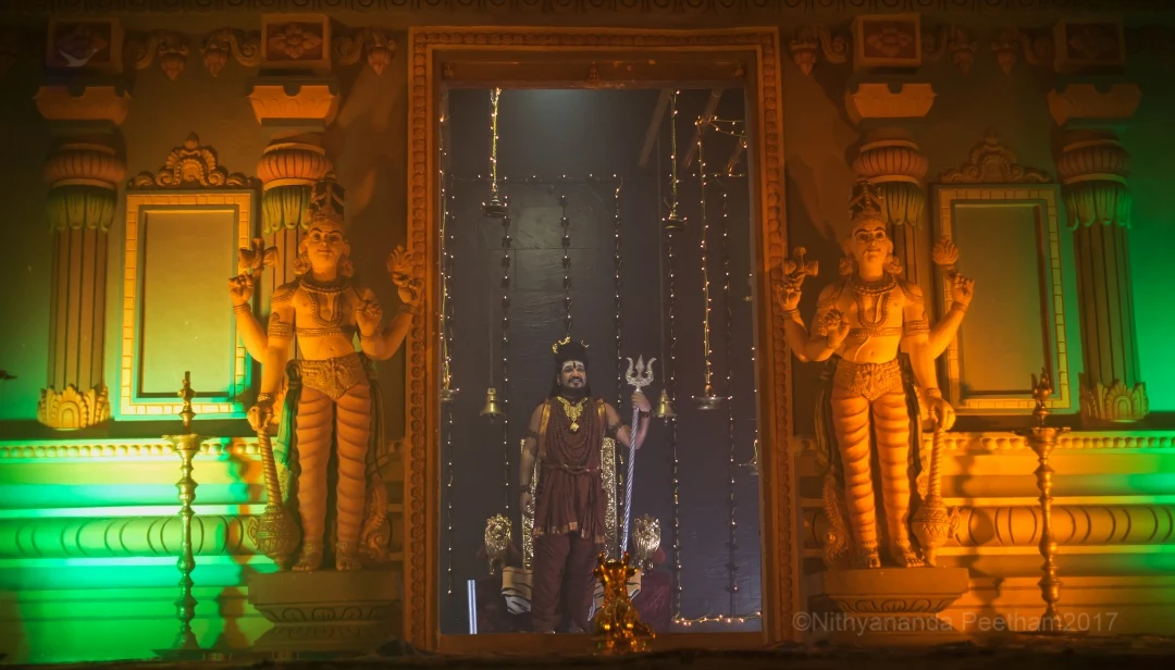 http://nithyananda.org/sites/default/files/photo-gallery/2017-3apr-20th-nithyananda-diary_DSC_3754_bengaluru-aadheenam-IA-day1-sadashiva-darshan-swamiji.jpg