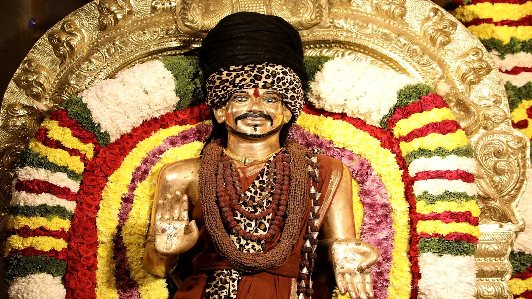 http://nithyananda.org/sites/default/files/photo-gallery/2018-11Nov-14-nithyananda-diary_bengaluru-aadheenam_uttamotama-seva_7T9A1062.JPG
