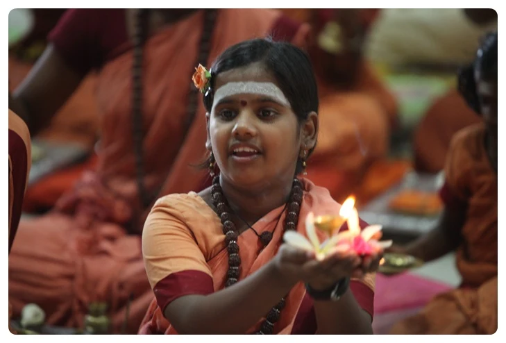 http://nithyananda.org/sites/default/files/photo-gallery/IMG_9800_0.JPG?1367759617