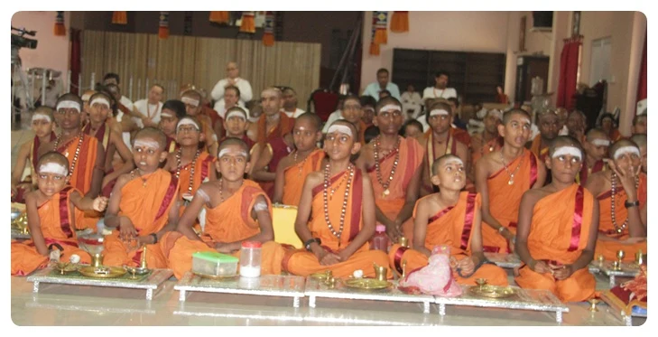 Krama Brahmacharis Listening to Satsang