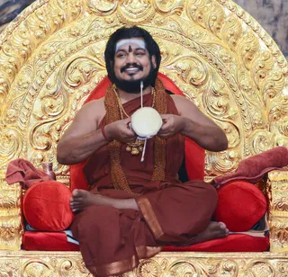 http://nithyananda.org/sites/default/files/photo-gallery/017-3mar-5th-nithyananda-diary_DSC_5264_bengaluru-aadheenam-IA-Day8-initiation-darshan-swamiji.jpg