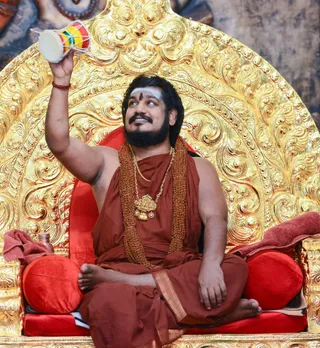 http://nithyananda.org/sites/default/files/photo-gallery/017-3mar-5th-nithyananda-diary_DSC_5278_bengaluru-aadheenam-IA-Day8-initiation-darshan-swamiji.jpg