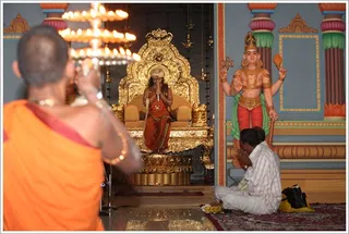 http://nithyananda.org/sites/default/files/photo-gallery/02dpadapuja.JPG