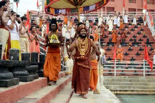 http://nithyananda.org/sites/default/files/photo-gallery/1-2016-12dec-12th-nithyananda-diary_DSC_6278_bengaluru-aadheenam-sadashivoham-day12-puja-rudrabhishekam-swamiji.jpg