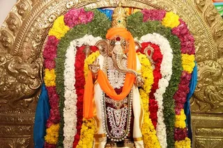 http://nithyananda.org/sites/default/files/photo-gallery/10_Nithyananda_14th_Apr_2012_0.JPG