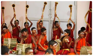 Guruluk Kids Welcoming Swamiji