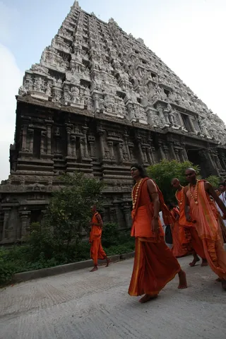 http://nithyananda.org/sites/default/files/photo-gallery/12_nithyananda_12oct2012.JPG