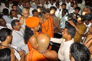 http://nithyananda.org/sites/default/files/photo-gallery/13-Nithyananda_6.JPG