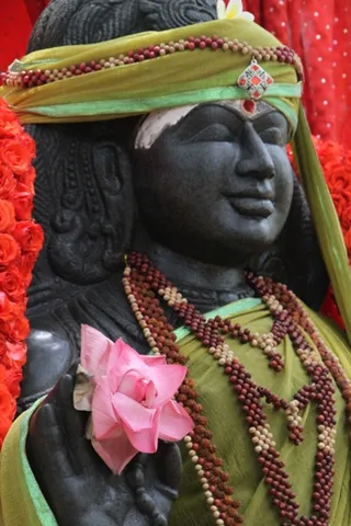 http://nithyananda.org/sites/default/files/photo-gallery/13_nithyananda_temple_19aug2012.JPG