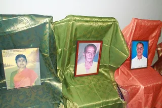 http://nithyananda.org/sites/default/files/photo-gallery/16_nithyananda_12oct2012.JPG