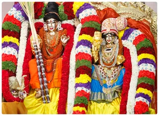Meenakshi Sundareswara in Kal yaanaikku Karumbu Oottiya Leelai.