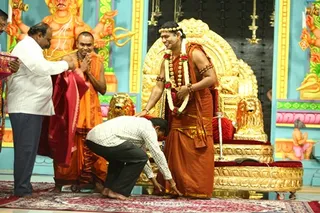 http://nithyananda.org/sites/default/files/photo-gallery/17_Nithyananda_1_May_2012.JPG