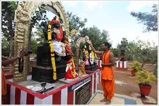 Swamiji at the Tiruvannamalai ashram temple