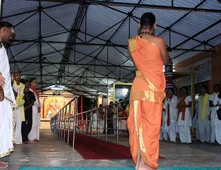 https://www.nithyananda.org/sites/default/files/photo-gallery/2011-07jul-25-nithyananda-photo-01h-nithyananda-concludes-prayers-bidadi-temple.jpg?1312472099
