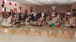 https://www.nithyananda.org/sites/default/files/photo-gallery/2011-07jul-25-nithyananda-photo-02b-nithyananda-paduka-puja-bidadi-ashramites-arati-raja-sabha.jpg?1312472147