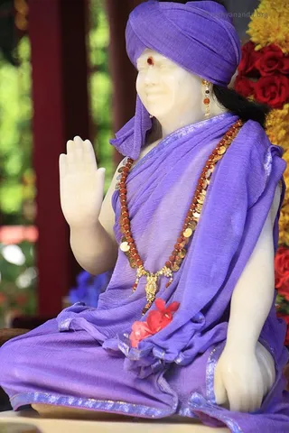 https://www.nithyananda.org/sites/default/files/photo-gallery/2011-07jul-26-nithyananda-photo-01b-nithyananda-pratyaksha-moorthi-anandeswari-bidadi-temple.jpg?1312530953