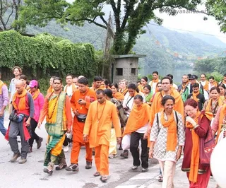 https://www.nithyananda.org/sites/default/files/photo-gallery/2011-07jul-28-nithyananda-photo-05-2-nithyananda-gupteshwar-mahadev-temple-with-participants-kailash-yatra-nepal.jpg__0.jpg?1313678415