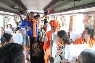https://www.nithyananda.org/sites/default/files/photo-gallery/2011-07jul-30-nithyananda-photo-02a-travel-to-lumbini_0.JPG?1313680300