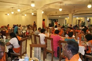 https://www.nithyananda.org/sites/default/files/photo-gallery/2011-07jul-30-nithyananda-photo-05-lumbini-dinner_0.JPG?1313683402
