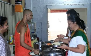 https://www.nithyananda.org/sites/default/files/photo-gallery/2011-07jul-31-nithyananda-photo-03b-hi-tech-teacher-training-bidadi-ashram.jpg_.jpg?1313735396