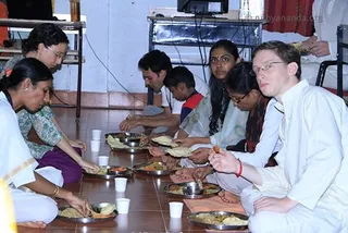 https://www.nithyananda.org/sites/default/files/photo-gallery/2011-07jul-31-nithyananda-photo-03c-hi-tech-teacher-training-bidadi-ashram.jpg_.jpg?1313735421