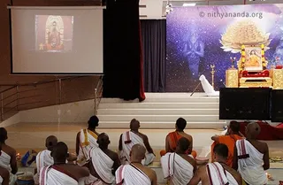 https://www.nithyananda.org/sites/default/files/photo-gallery/2011-08aug-01-nithyananda-photo-03f-paramahamsa-morning-satsang-brahma-sutras-raja-sabha-bidadi.jpg__2.jpg?1313740924
