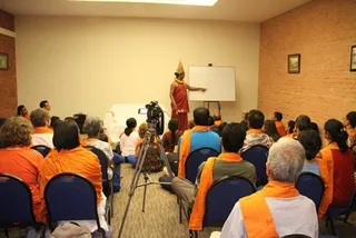 https://www.nithyananda.org/sites/default/files/photo-gallery/2011-08aug-01-nithyananda-photo-05a-unclutch-kathmandu.JPG?1313739498
