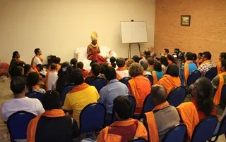 https://www.nithyananda.org/sites/default/files/photo-gallery/2011-08aug-01-nithyananda-photo-05c-kailash-instructions-kathmandu.JPG?1313739535