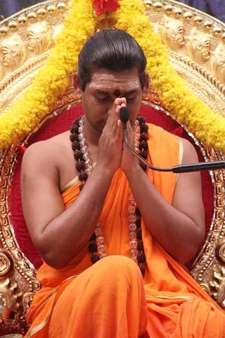 https://www.nithyananda.org/sites/default/files/photo-gallery/2011-08aug-25-nithyananda-photo-05b-brahma-sutras.JPG?1314333646
