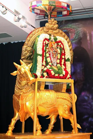 https://www.nithyananda.org/sites/default/files/photo-gallery/2011-08aug-27-nithyananda-photo-06-rishabham-satsang_0.jpg?1314519634