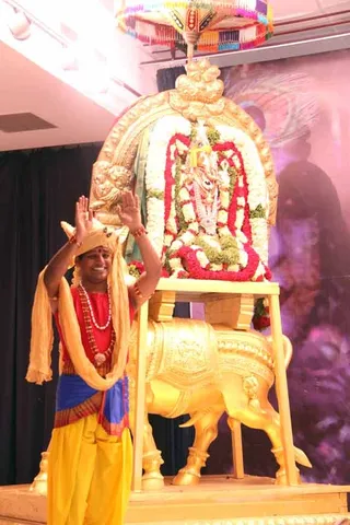https://www.nithyananda.org/sites/default/files/photo-gallery/2011-08aug-27-nithyananda-photo-12-bhagavadgita.jpg?1314520223