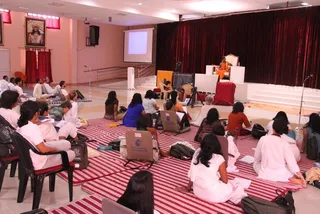 https://www.nithyananda.org/sites/default/files/photo-gallery/2011-08aug-27-nithyananda-photo-14-ia-session.jpg?1314520311