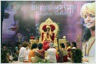 https://www.nithyananda.org/sites/default/files/photo-gallery/2011-09sep-01-nithyananda-photo-03-padhapuja.JPG
