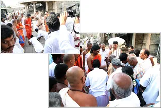 https://www.nithyananda.org/sites/default/files/photo-gallery/2011-09sep-26-nithyananda-photo-23.JPG?1317066180