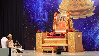 https://www.nithyananda.org/sites/default/files/photo-gallery/2011-jul07-29-nithyananda-photo-03-ashramites-paduka-puja-raja-sabha-bidadi.jpg__0.jpg?1313677445