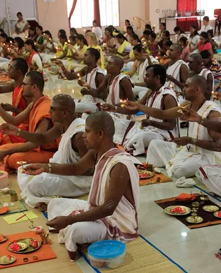 https://www.nithyananda.org/sites/default/files/photo-gallery/2011-jul07-29-nithyananda-photo-06-ashramites-paduka-puja-raja-sabha-bidadi.jpg__0.jpg?1313677473