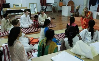 https://www.nithyananda.org/sites/default/files/photo-gallery/2011-jul07-30-nithyananda-photo-09-hi-tech-teachers-training-bidadi.jpg__0.jpg?1313683845