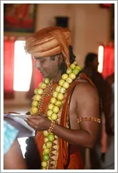 http://nithyananda.org/sites/default/files/photo-gallery/2012-01jan-22-nithyananda-photo-19_1.JPG