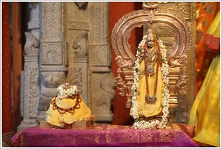 http://nithyananda.org/sites/default/files/photo-gallery/2012-01jan-22-nithyananda-photo-IMG_8183.JPG